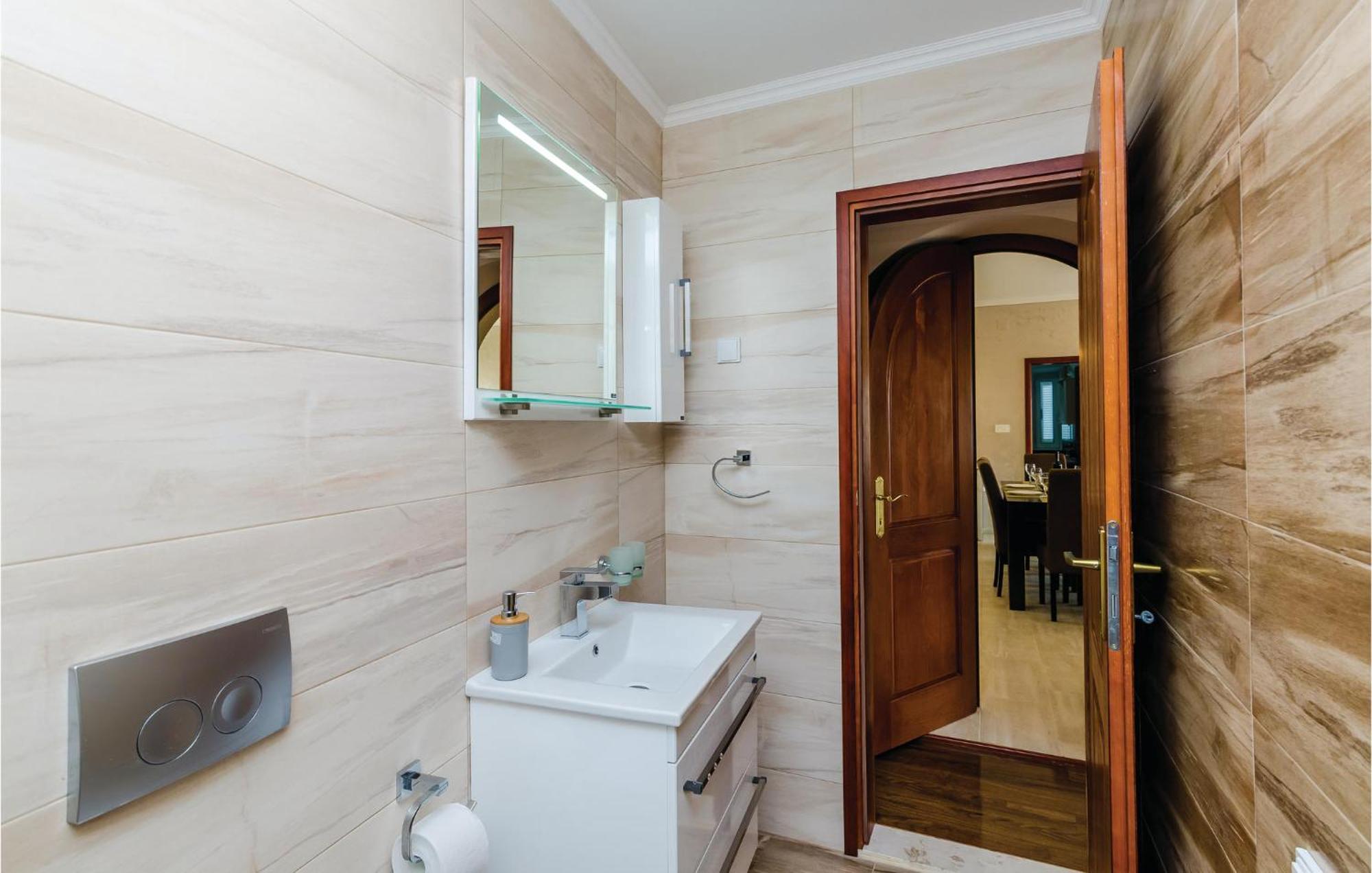 Amazing Home In Herceg Novi With House Sea View 外观 照片