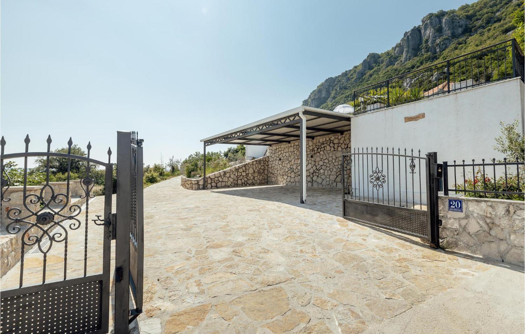 Amazing Home In Herceg Novi With House Sea View 外观 照片