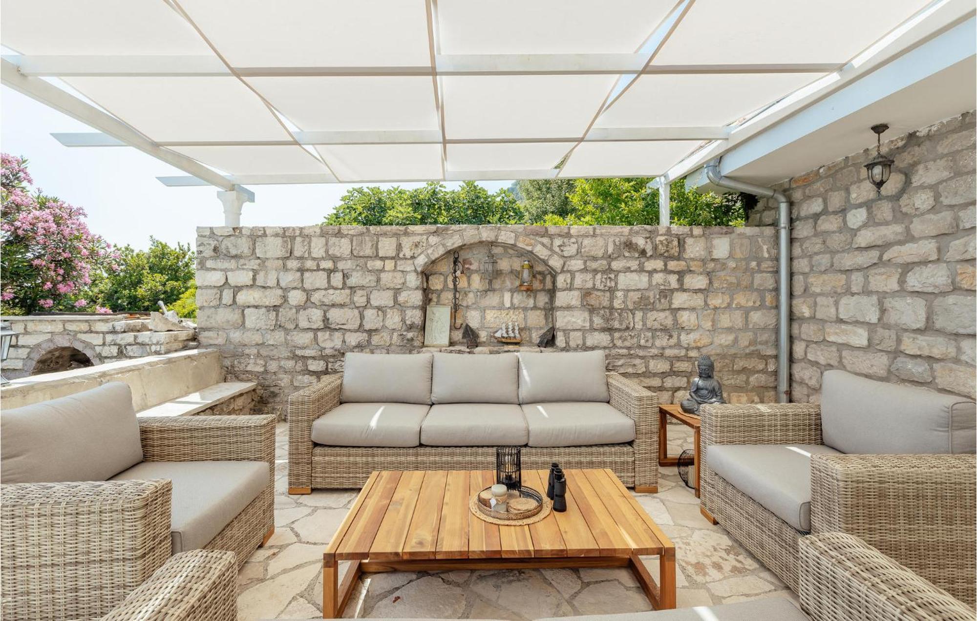 Amazing Home In Herceg Novi With House Sea View 外观 照片